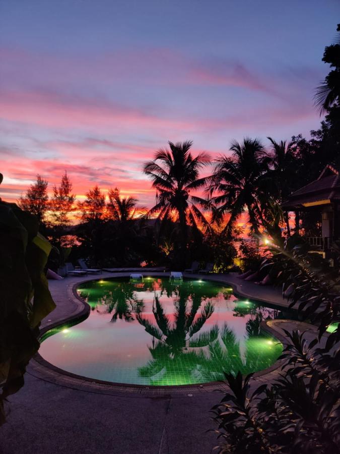 Red Pearl Beach Resort Chaloklum Exterior foto